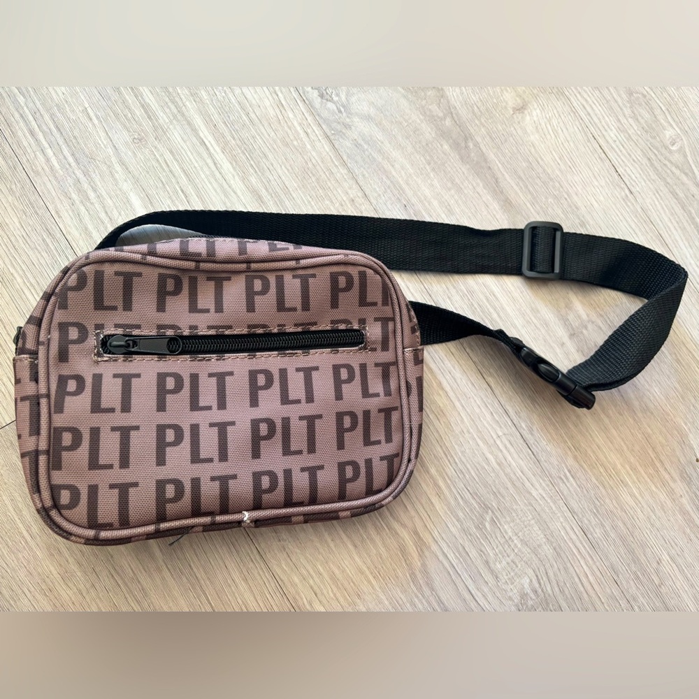 Prettylittlething | PLT brown bum bag. - Picture 2 of 4